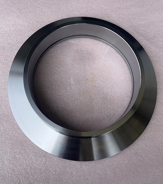 CNC obrábění spojovacích dílů